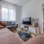 Gorgeous In With Kitchen