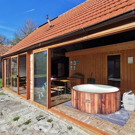 Luxurious In With Sauna Грачац