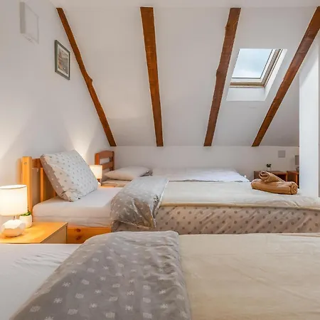 Gorgeous In With Kitchen Feriehus
