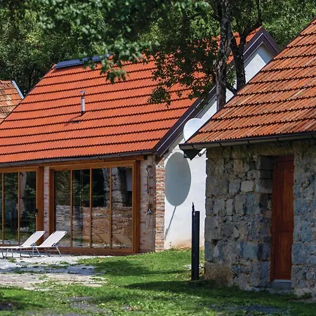 Luxurious In With Sauna Gracac (Zadar)