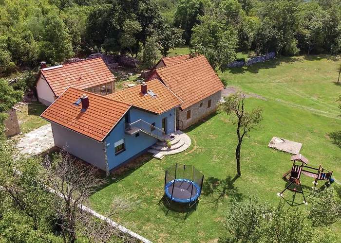Gorgeous In With Kitchen Vikendica Gracac (Zadar)