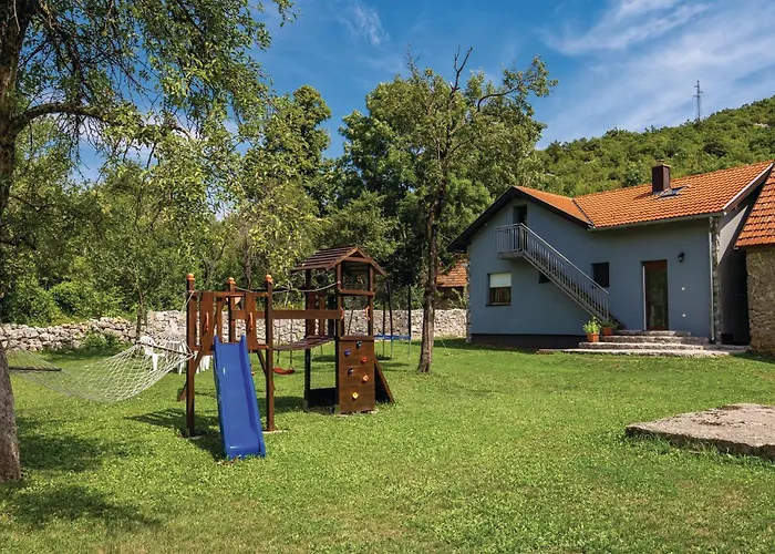 Vikendica Gorgeous In With Kitchen Gracac (Zadar)